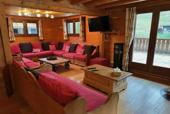 Chalet Braconnier-Chatel-Living Dining (1).webp