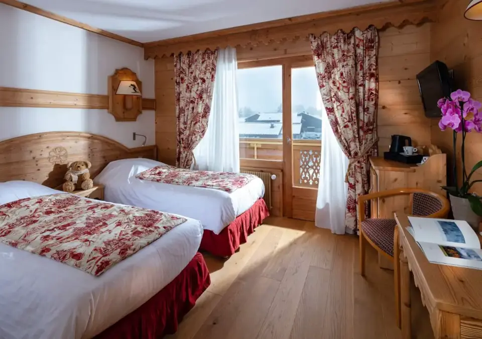 Neige et Roc-Samoens-Hotel room (2).webp