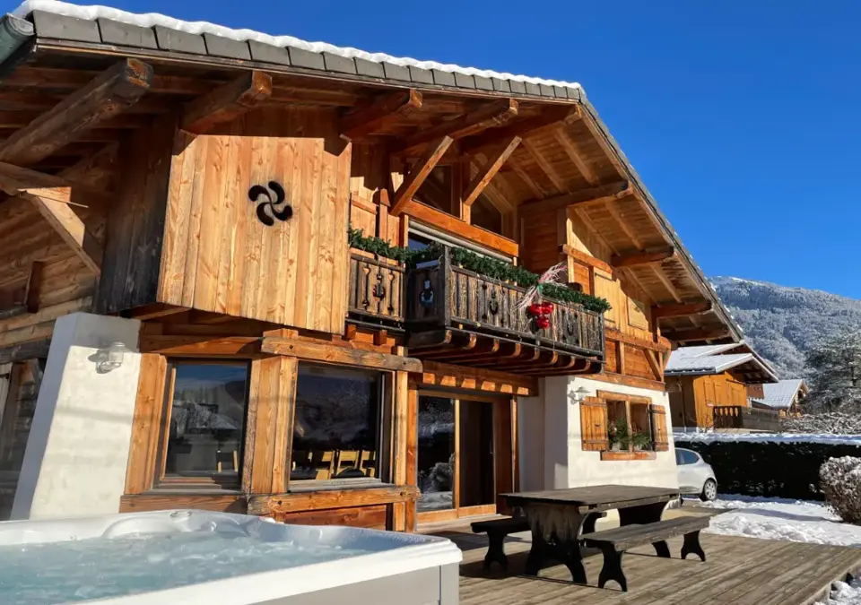 Chalet Arnica-Samoens-Hot tub (2).webp