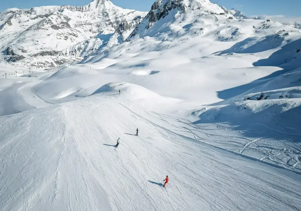Val d'Isere ski slopes (©Tristan-Shu).webp