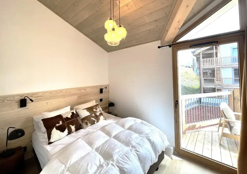 Phoenix-Alpe d'Huez-Typical C building apartments (12).webp