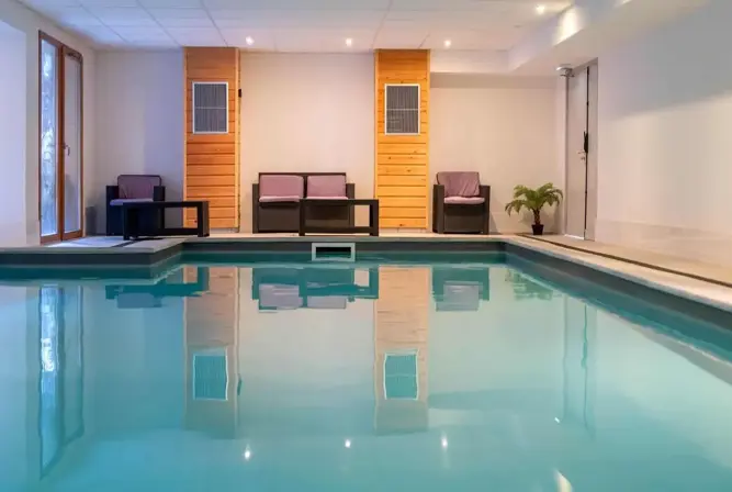 Le Crystal-Vaujany-Indoor pool (2).webp