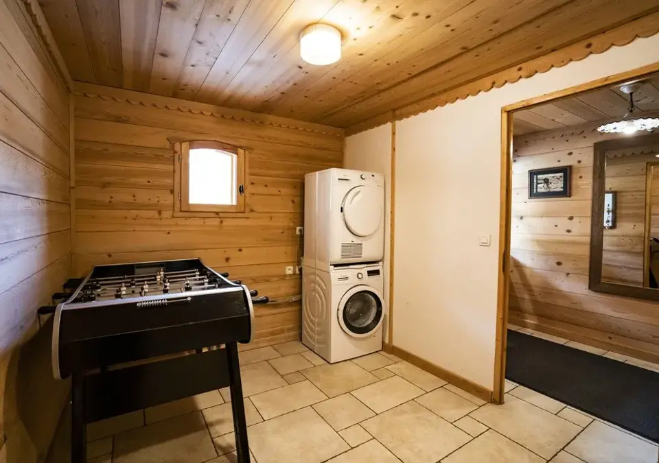 Chalet Le Refuge-Chatel-Laundry room.webp