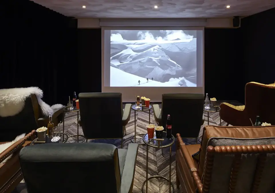 Alpen Valley hotel - Combloux-Cinema room.webp