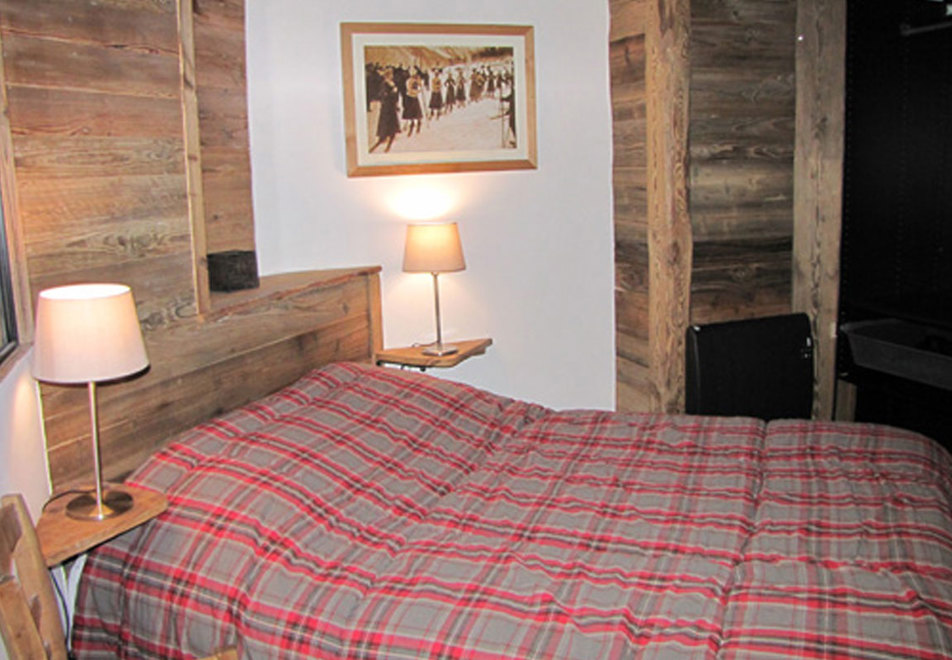 Arcades 108, Morillon (self catered apartments) - Double bedroom