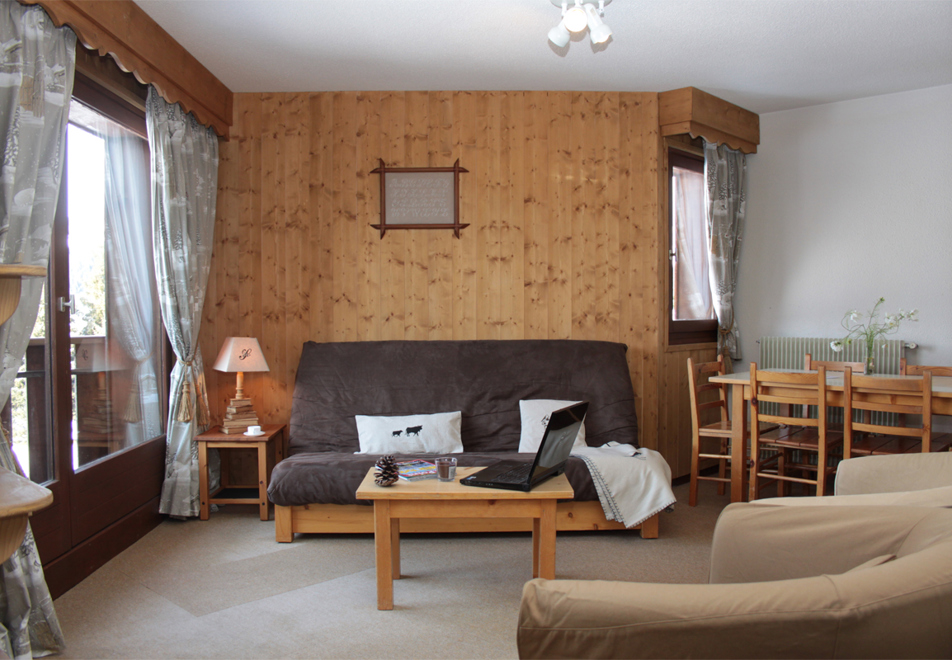 Les Soldanelles, Praz de Lys (self catered apartments) - Living room