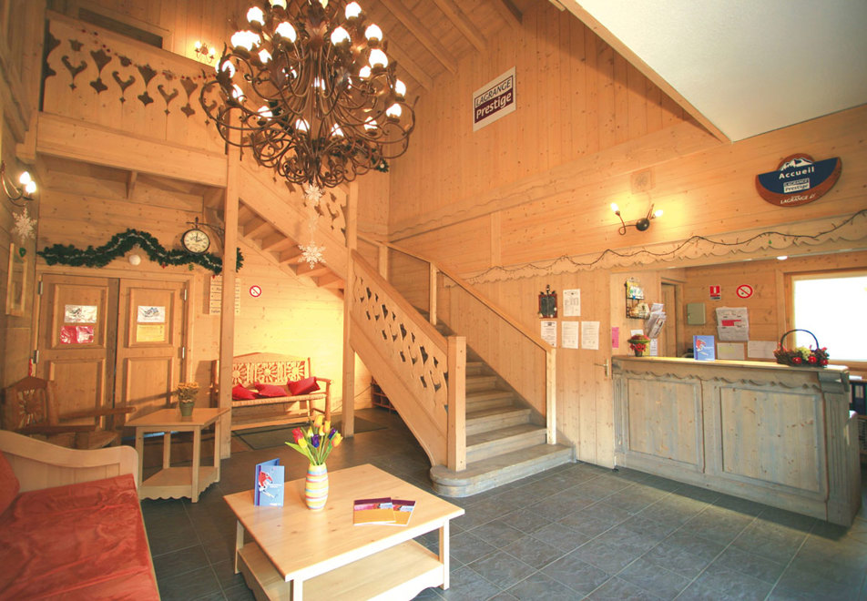 Les Fermes de Samoens, Samoens (self catered apartments) - Reception