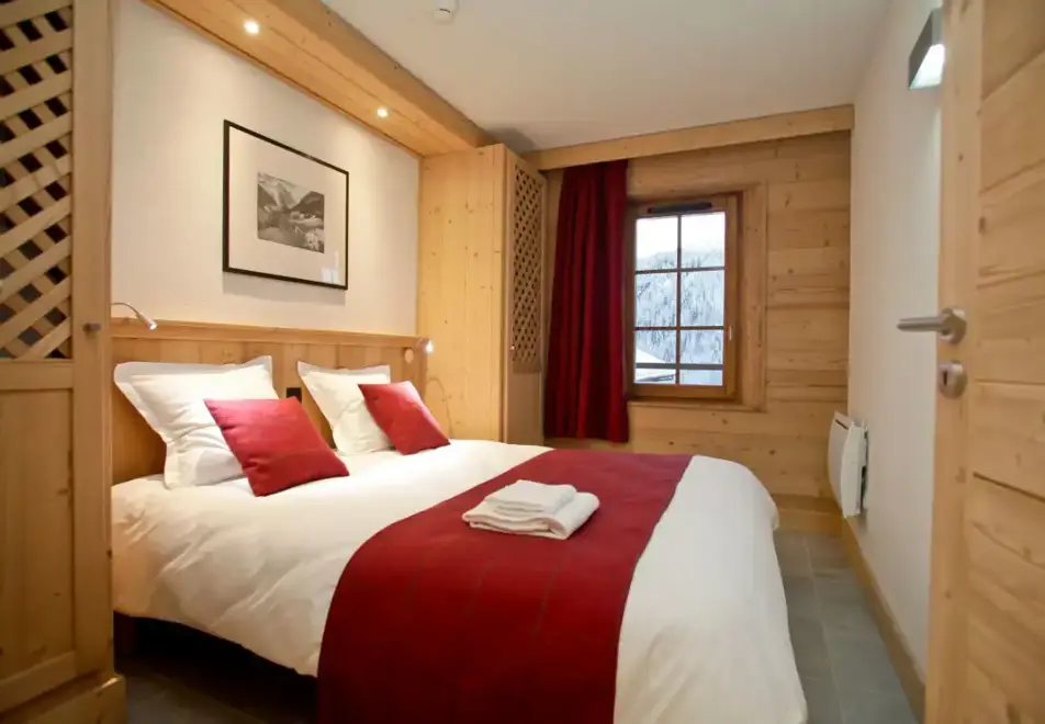 Prestige Les Fermes de Chatel, Chatel (self catered apartment) - Double Bedroom