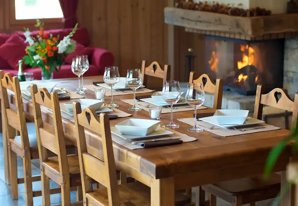 Chalet Arnica, Samoens (self catered chalet) - Dining area