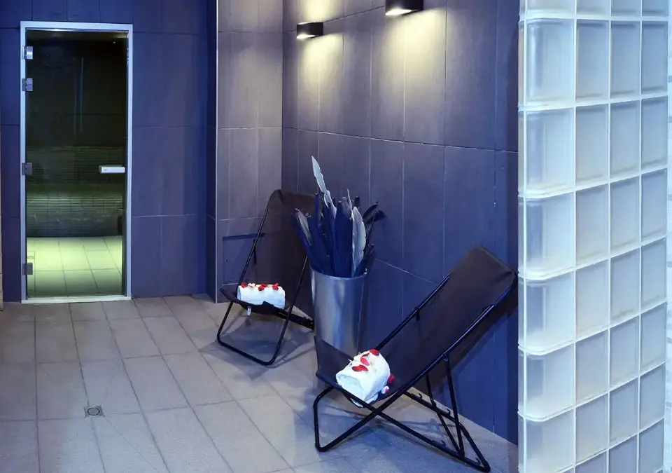 Chalets du Soleil-Les Menuires-Steam room.webp
