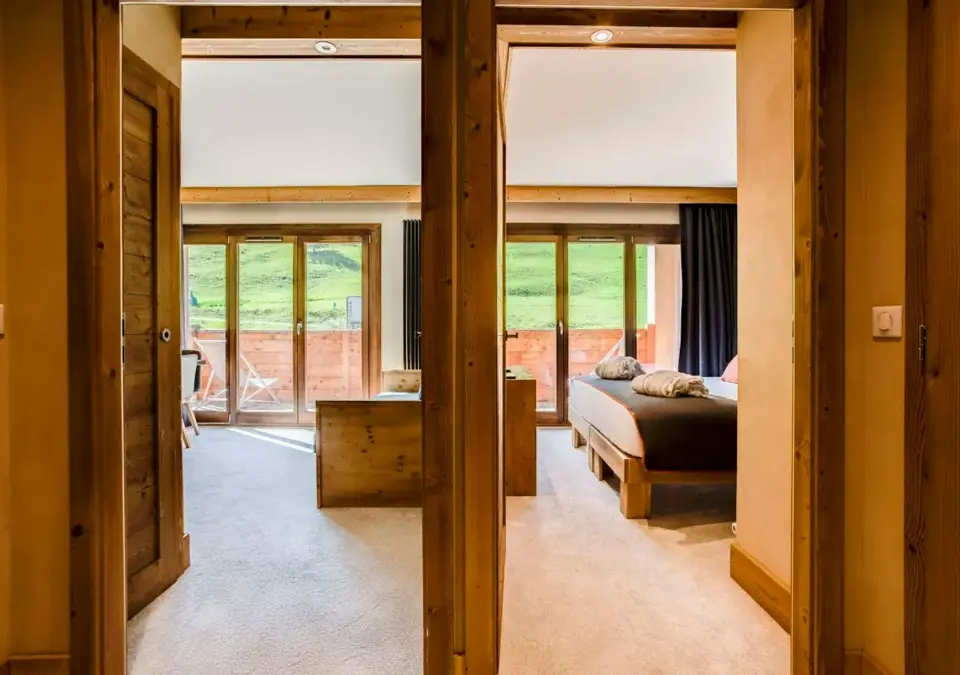 Hotel St Charles-Val Cenis-Suite family view piste (4).webp