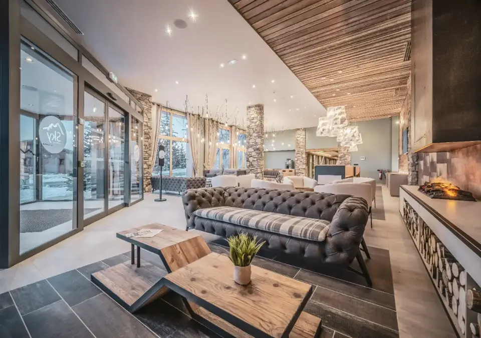 Sky-La Rosiere-Reception (3).webp