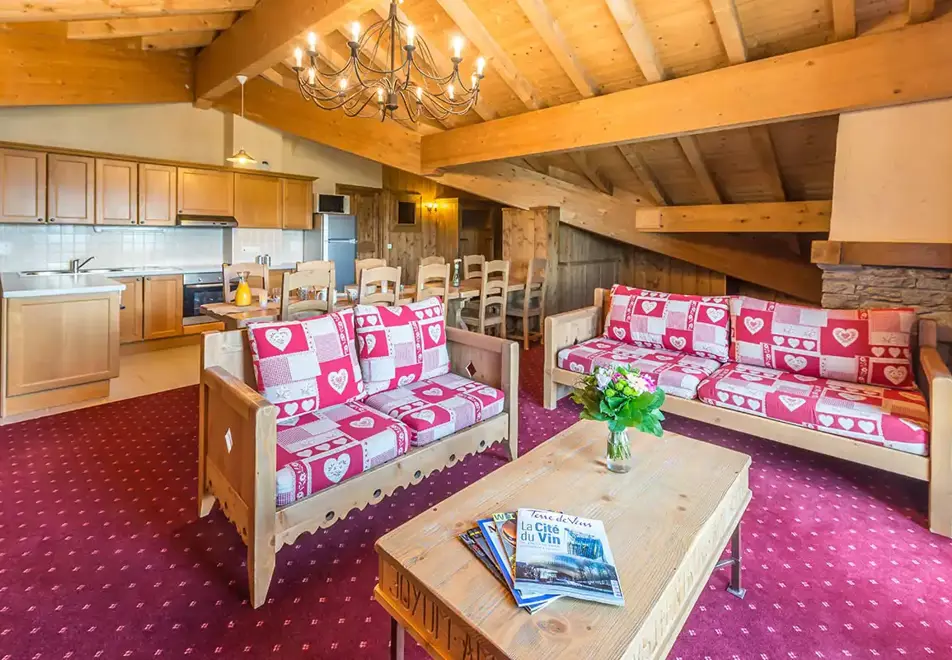 Le Refuge, La Rosiere (self catered apartments) - Typical apartment sleeps 8-10 style