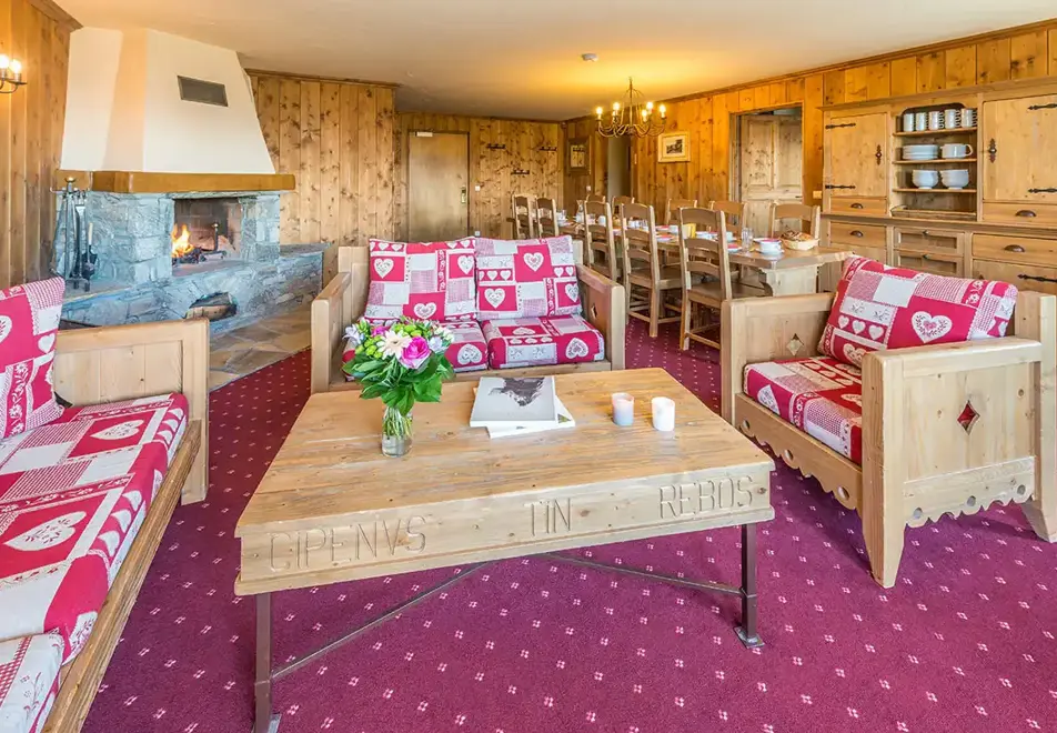 Le Refuge, La Rosiere (self catered apartments) - Typical apartment sleeps 10-12 style