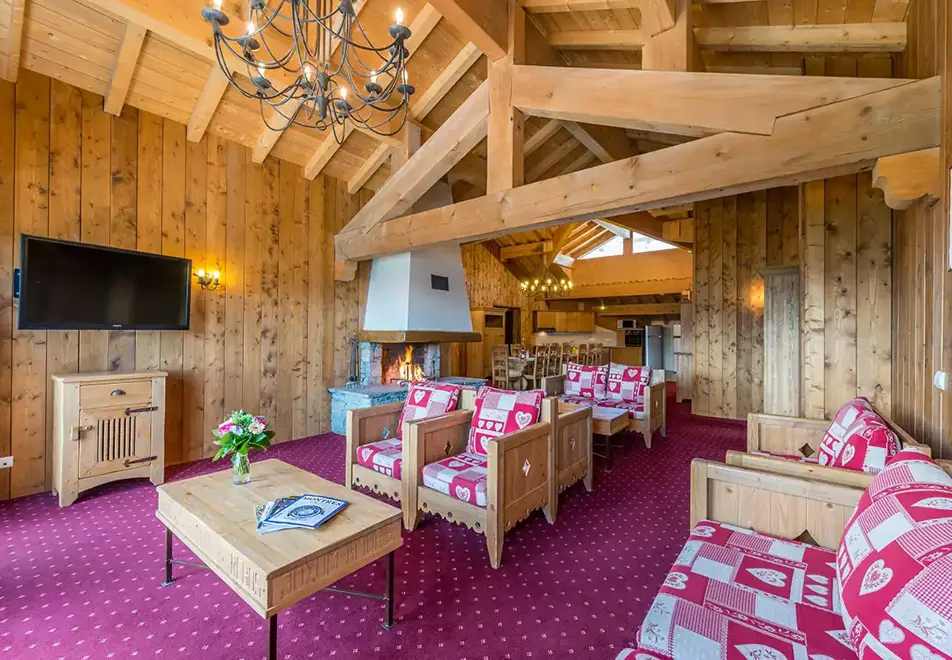 Le Refuge, La Rosiere (self catered apartments) - Typical apartment sleeps 12-14 style