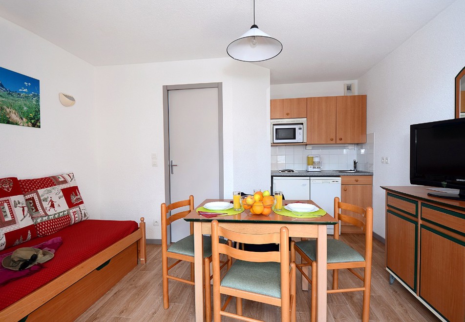 Dome des Rousses, Vaujany (self catered apartments) - Apartment