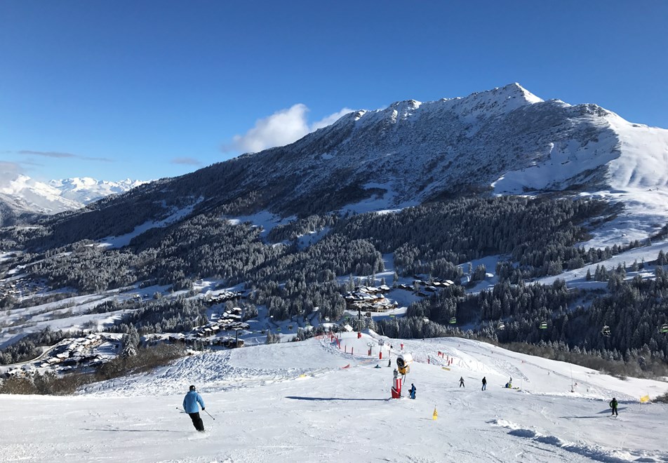 Skiing in Valmorel