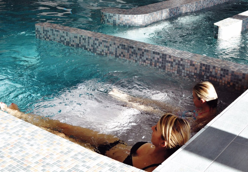 Mendi Alde & Chamois, La Clusaz (self catered apartments + hotel) - Balneo Therapy