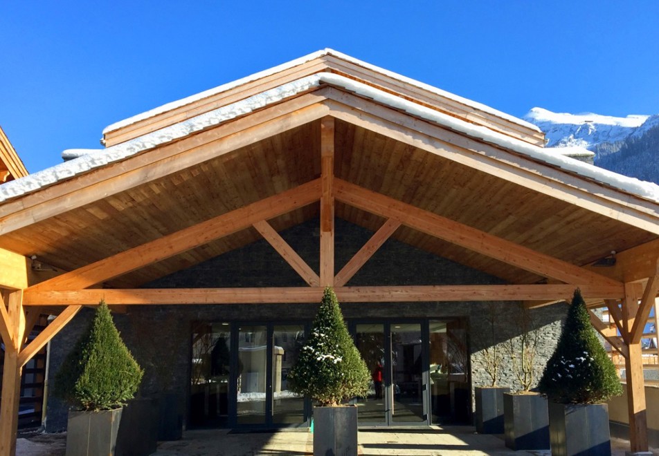 Mendi Alde & Chamois, La Clusaz (self catered apartments + hotel) - Reception building