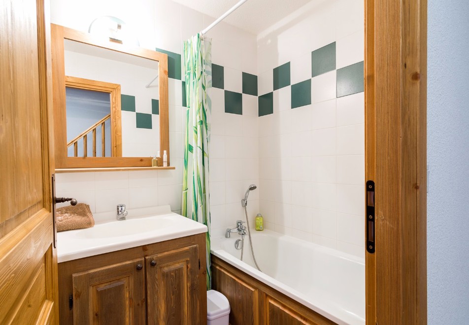 Clos Vanoise, Bessans (self catered apartments) - Bathroom