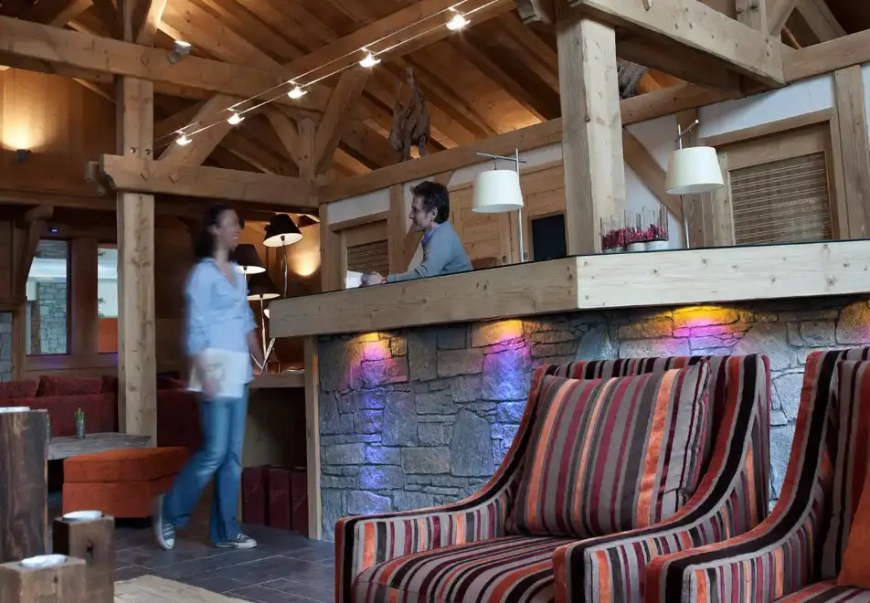 Les Chalets du Jouvence, Les Carroz (self catered apartments) - Reception