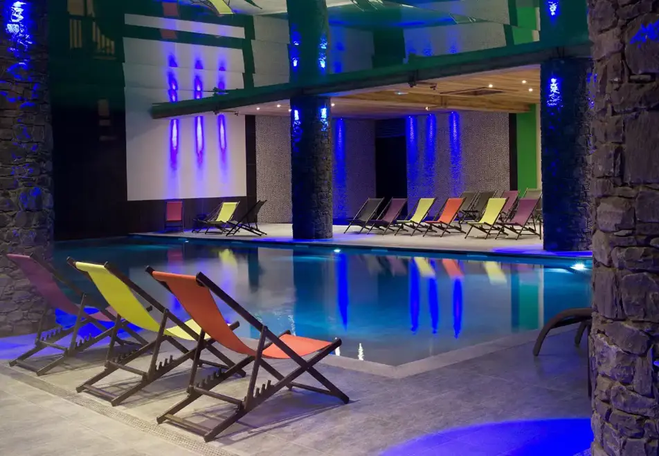 Les Chalets du Flambeau, Val Cenis (self catered apartments) - Indoor Pool