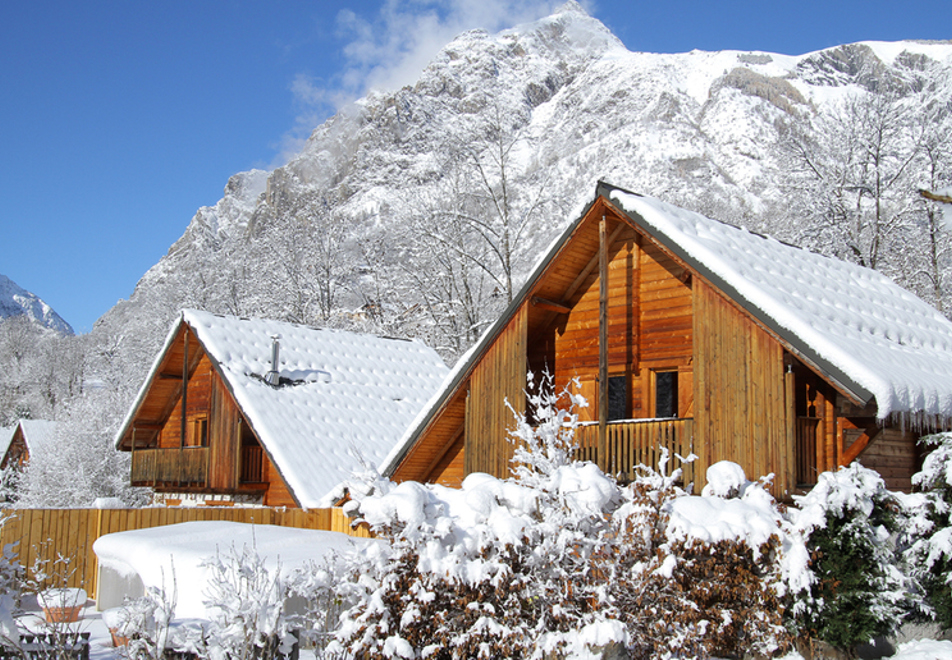 Le Planet I & II, Venosc (self catered chalets) - Chalets side by side