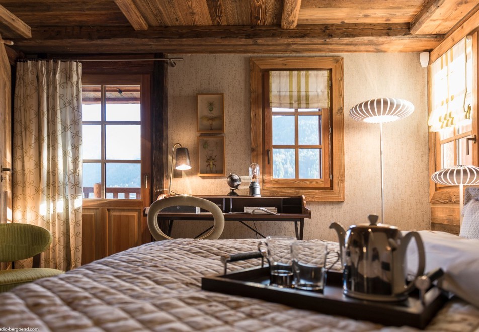Chalet Julie, Grand Bornand (self catered chalet) - Double Bedroom with balcony