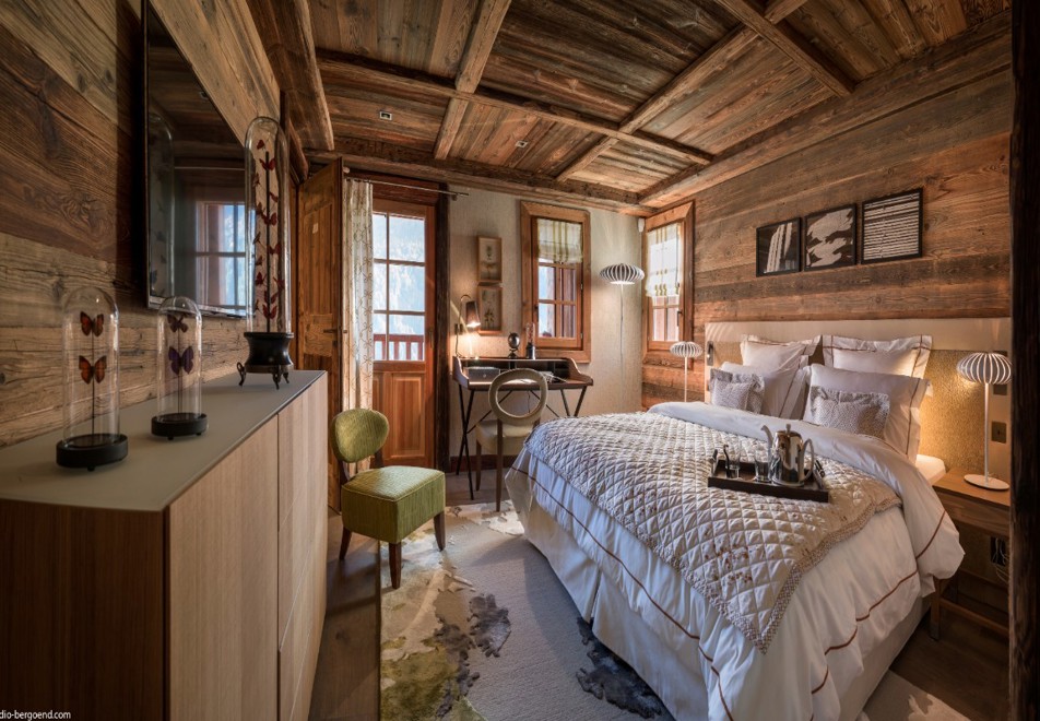 Chalet Julie, Grand Bornand (self catered chalet) - Double Bedroom with balcony