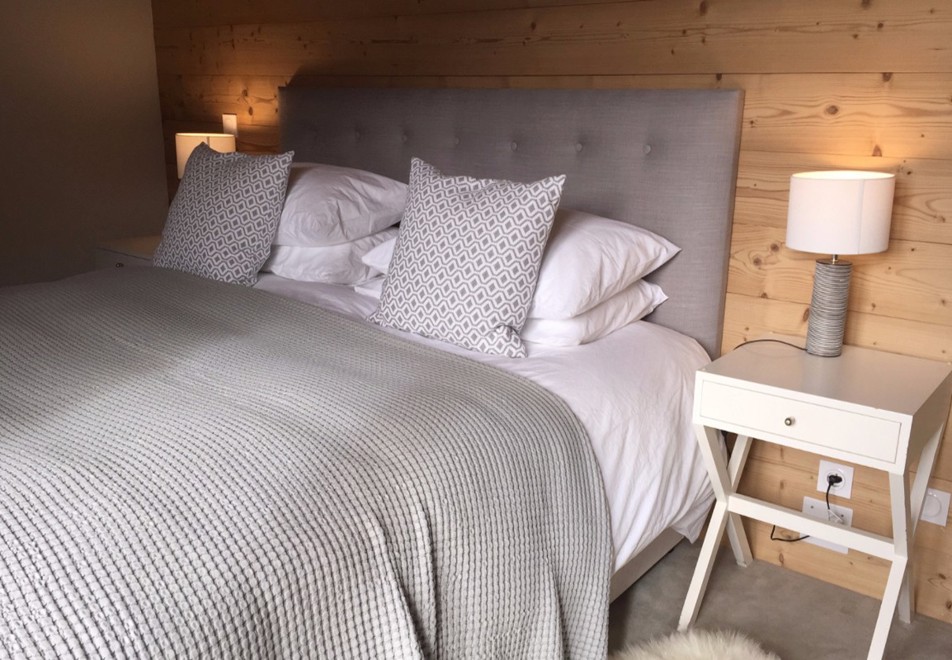 Chalet Gilbert, Vaujany (self catered apartment) - Bedroom
