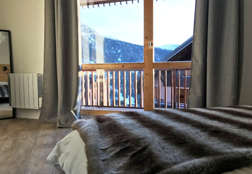 La Fare, Vaujany (self catered apartments) - Double Bedroom