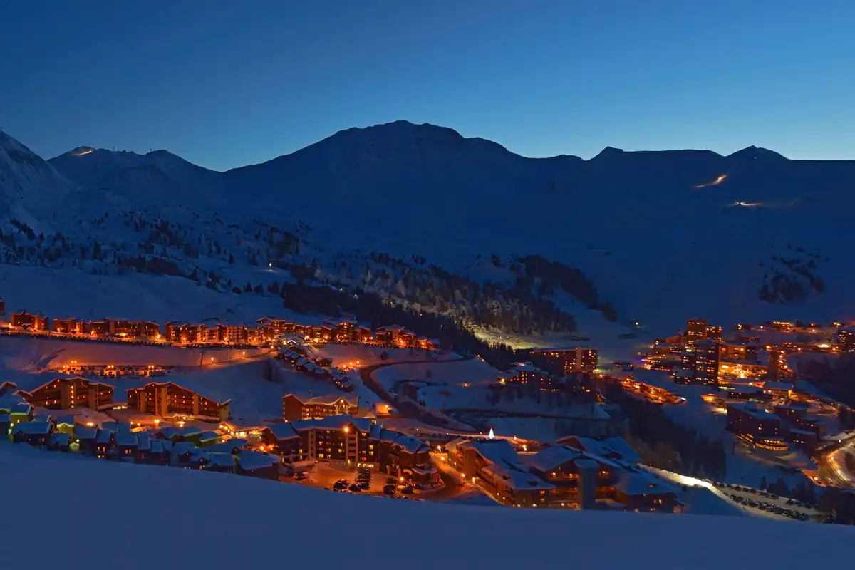 Paradiski at night