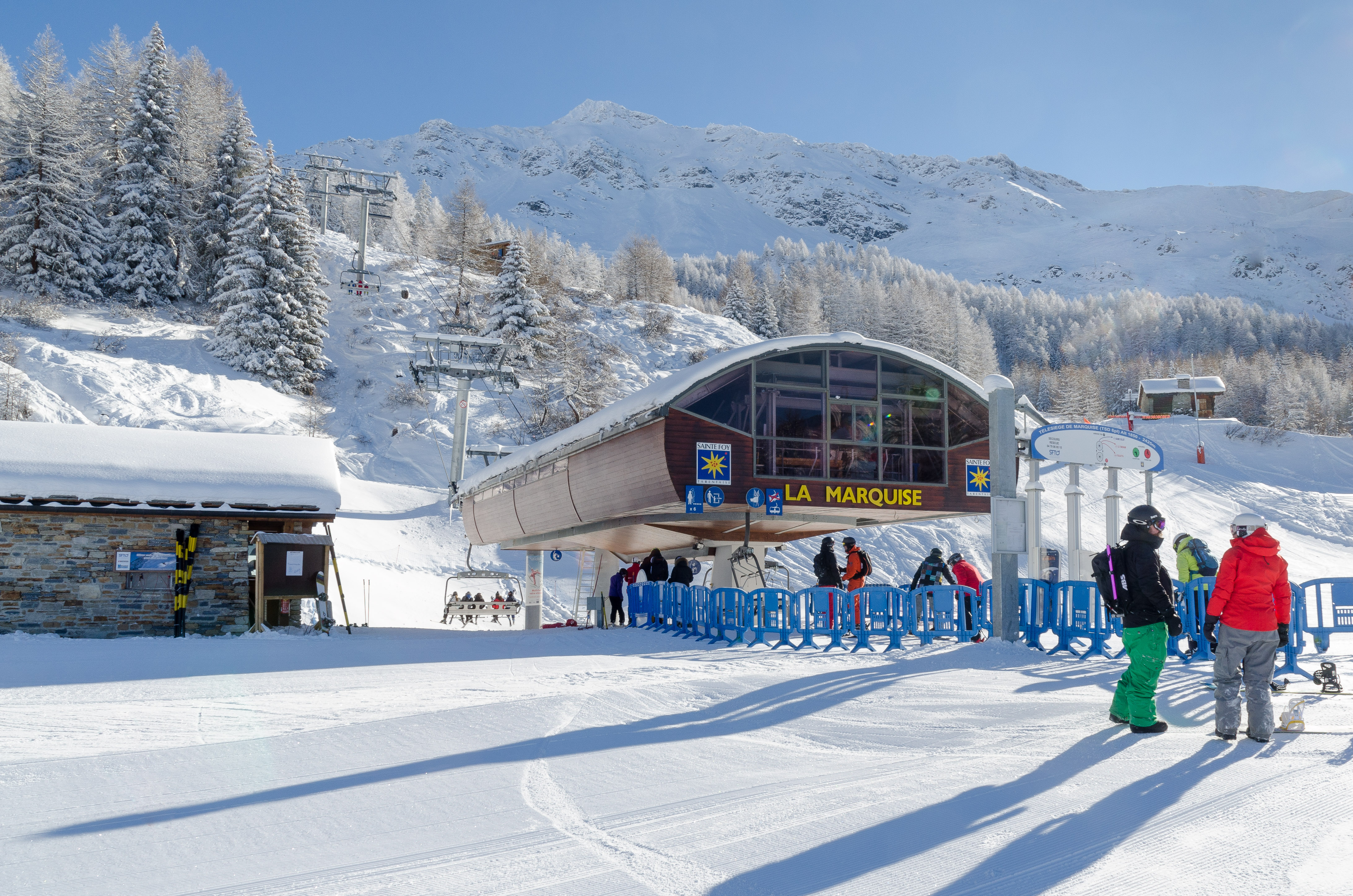 Top 5 Blue Pistes: La Marquise lift in Sainte Foy