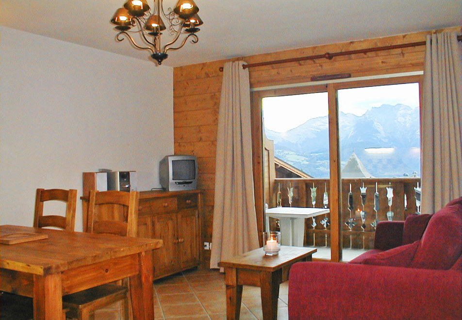 Le Refuge de l'Alpage C6, Morillon 1100 (self catered apartment) - Apartment with south facing balcony