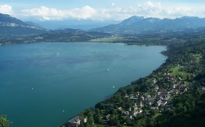 10 places to stop on the way to the Alps