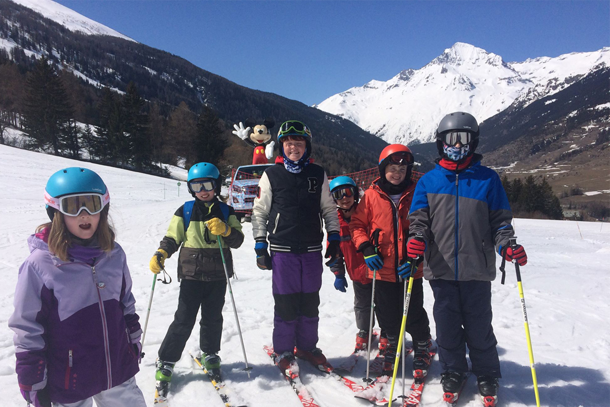 Family skiing in Val Cenis: Mickey Mouse slope