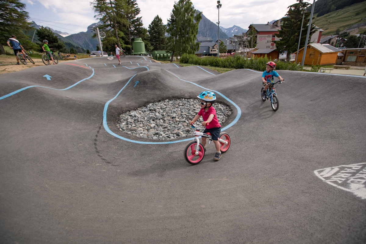 Les Deux Alpes: Children mountain biking in the Alps on the 'Easy 2 Ride' Park
