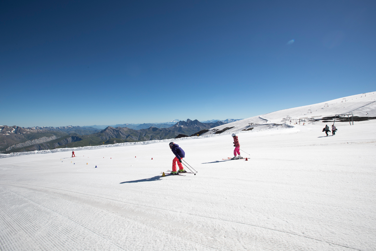 Les Deux Alpes: Summer skiing in the Alps