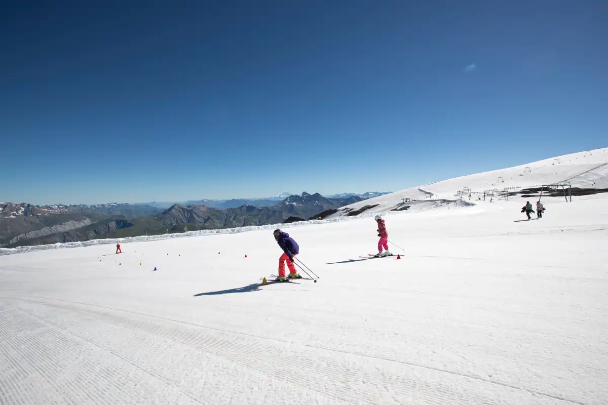 Les Deux Alpes: Summer skiing in the Alps