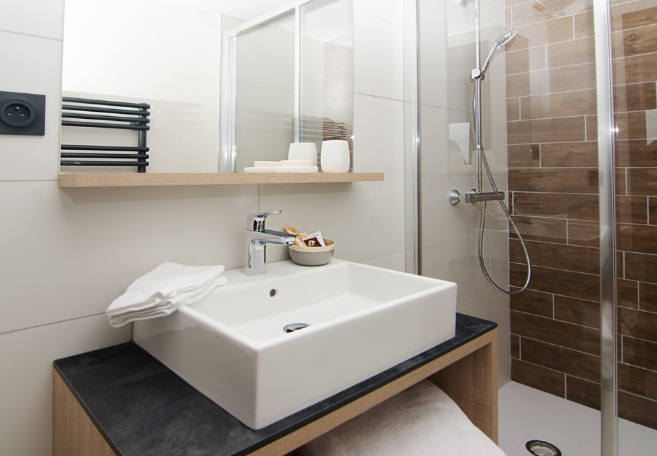 Les Armaillis, Les Saisies (self catered apartments) - Shower room