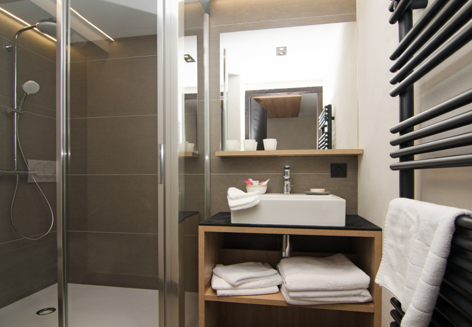 Les Armaillis, Les Saisies (self catered apartments) - Shower room