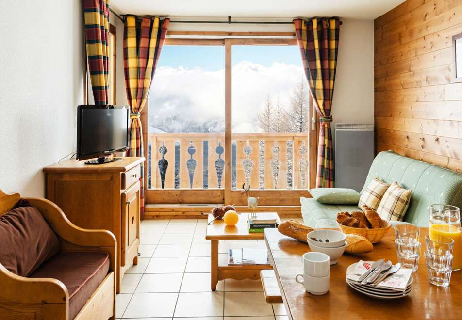 Arollaie, Peisey Vallandry (self catered apartments) - Apartment with balcony