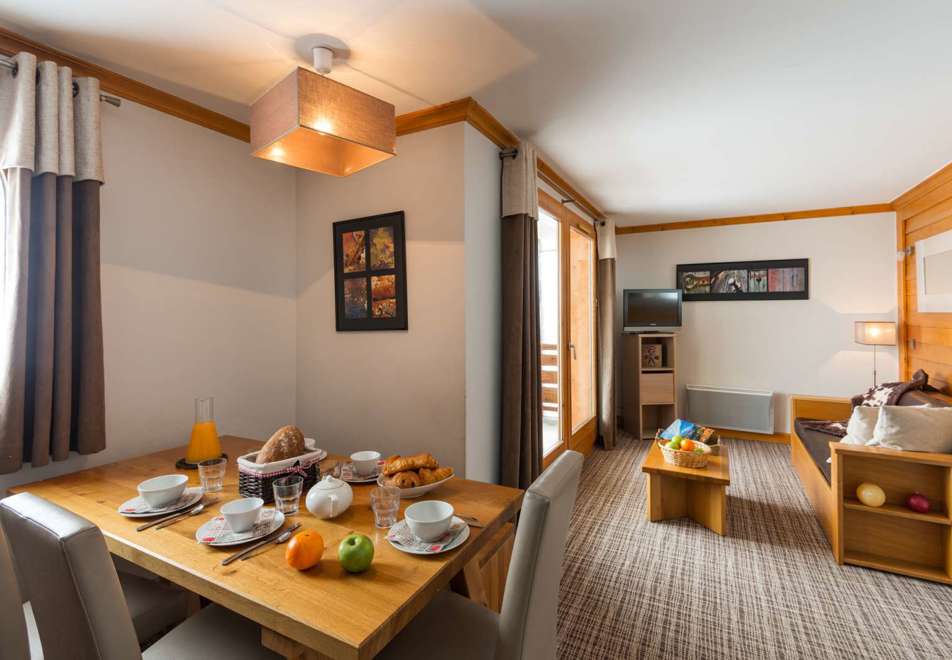 Les Balcons des Aiguilles, La Toussuire (self catered apartments) - Apartment with balcony