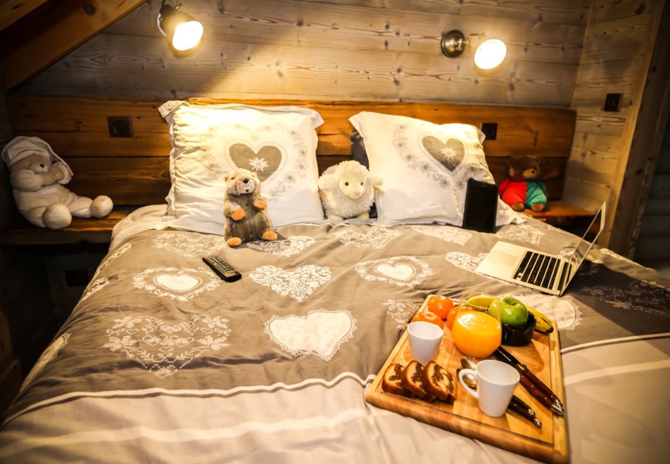Chalet Le Mas, Valloire (self catered chalet) - Double bedroom