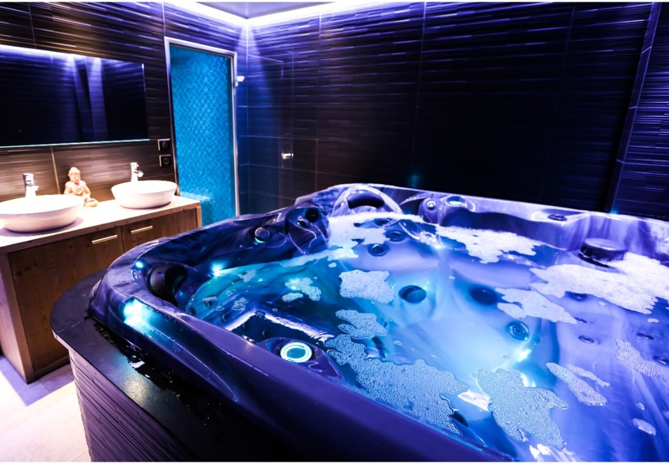Chalet Le Mas, Valloire (self catered chalet) - Spa