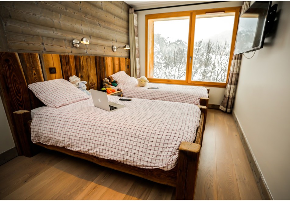 Chalet Le Mas, Valloire (self catered chalet) - Twin bedroom
