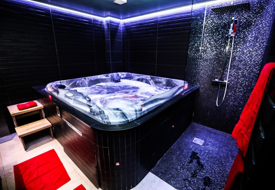 Chalet Le Mas, Valloire (self catered chalet) - Spa