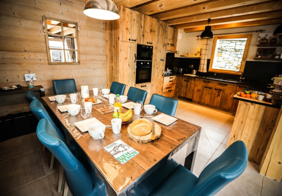 Chalet Le Mas, Valloire (self catered chalet) - Open plan living/kitchen