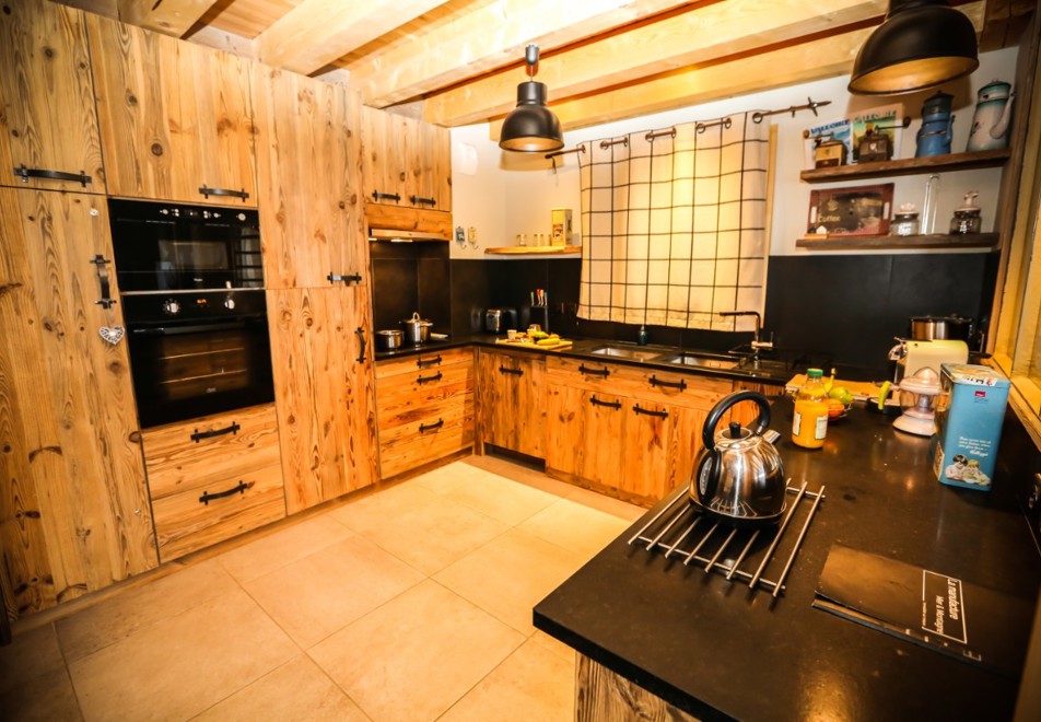 Chalet Le Mas, Valloire (self catered chalet) - Open plan living/kitchen