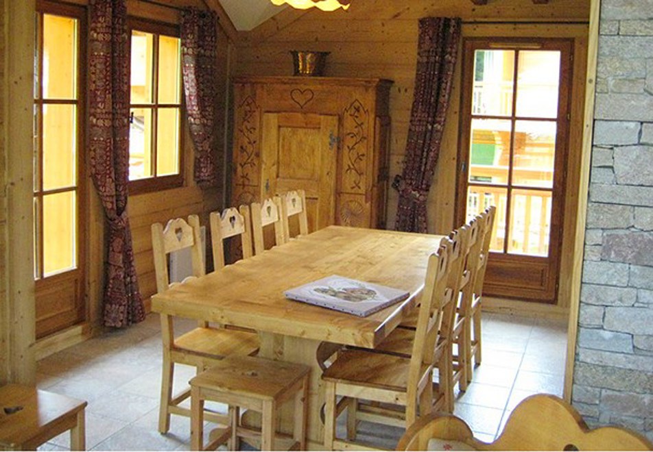 Chalet Alroc, Valloire (self catered chalet) - Dining